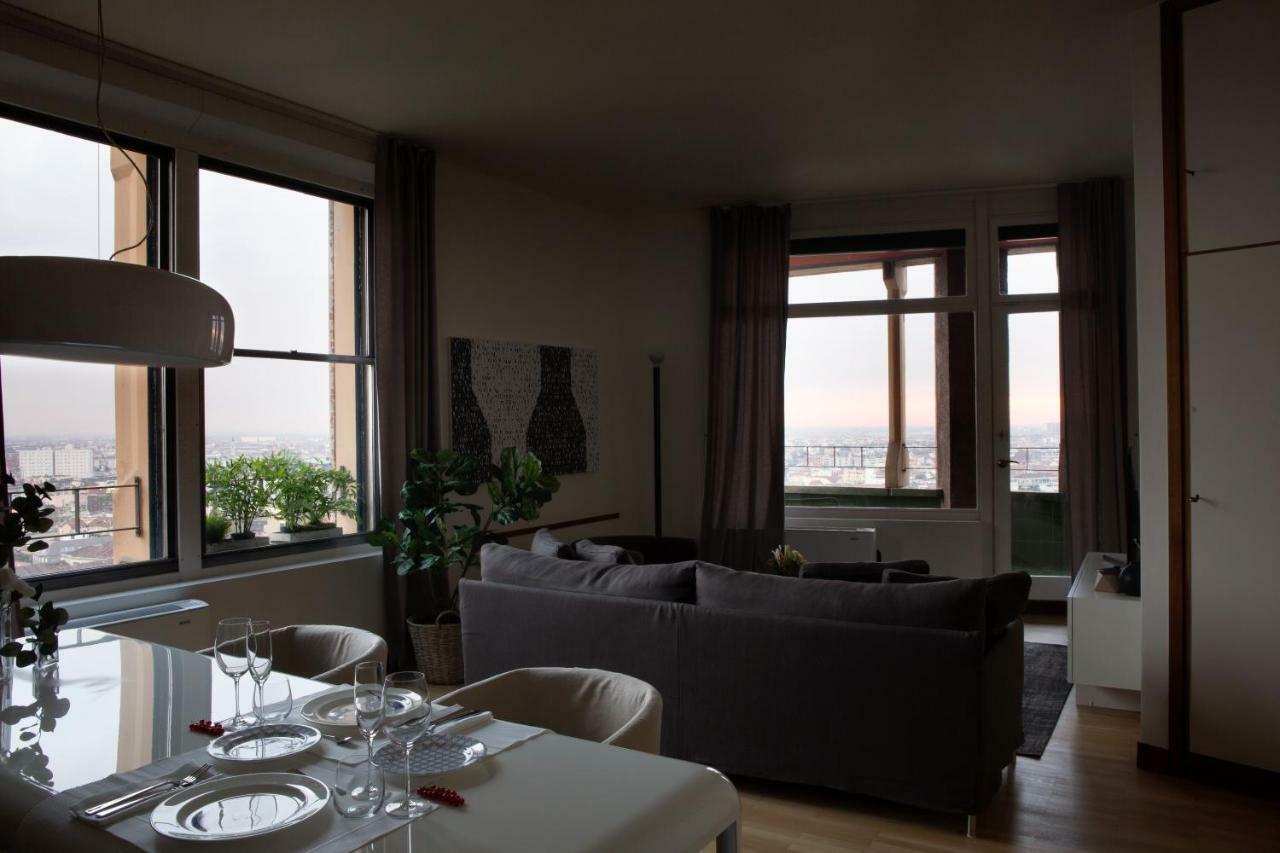 Domux Home Torre Velasca Milan Luaran gambar